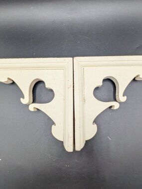 Waddell Heart Cut Out Corbel Set of 2 White Painted Wooden Shelf Brackets 7"